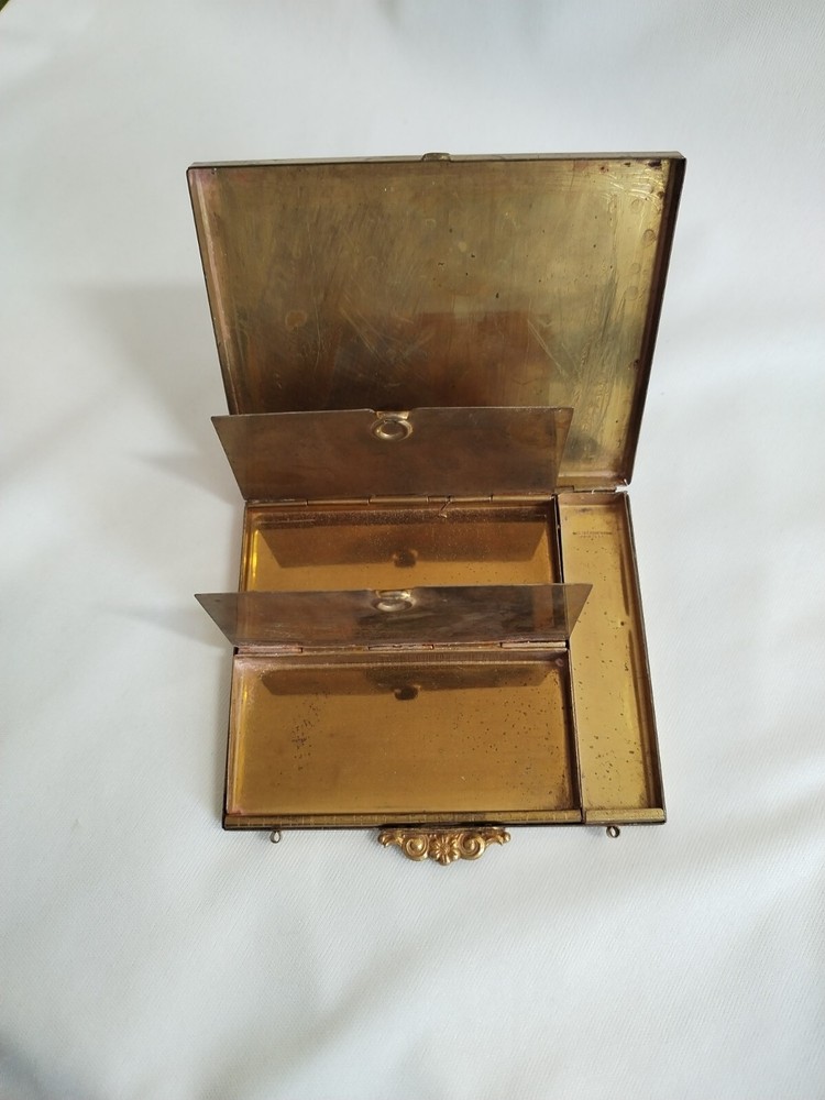 Powder puff Vintage container Flip - Top Compact