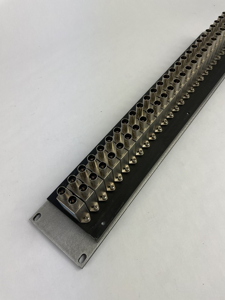 Bittree Audio Patchbay B52T 2WTHD 2x26 2RU Panel Black Normalling Terminating