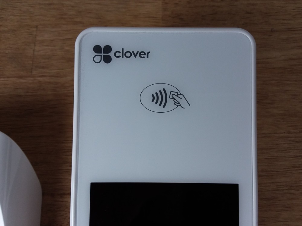 Clover Flex K400 + Flex Kit Handheld POS System Touchscreen