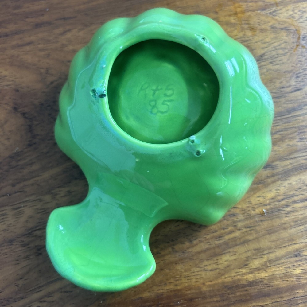Retro Green Studio Hobbyist ceramic Shell sponge holder soapdish 80’s