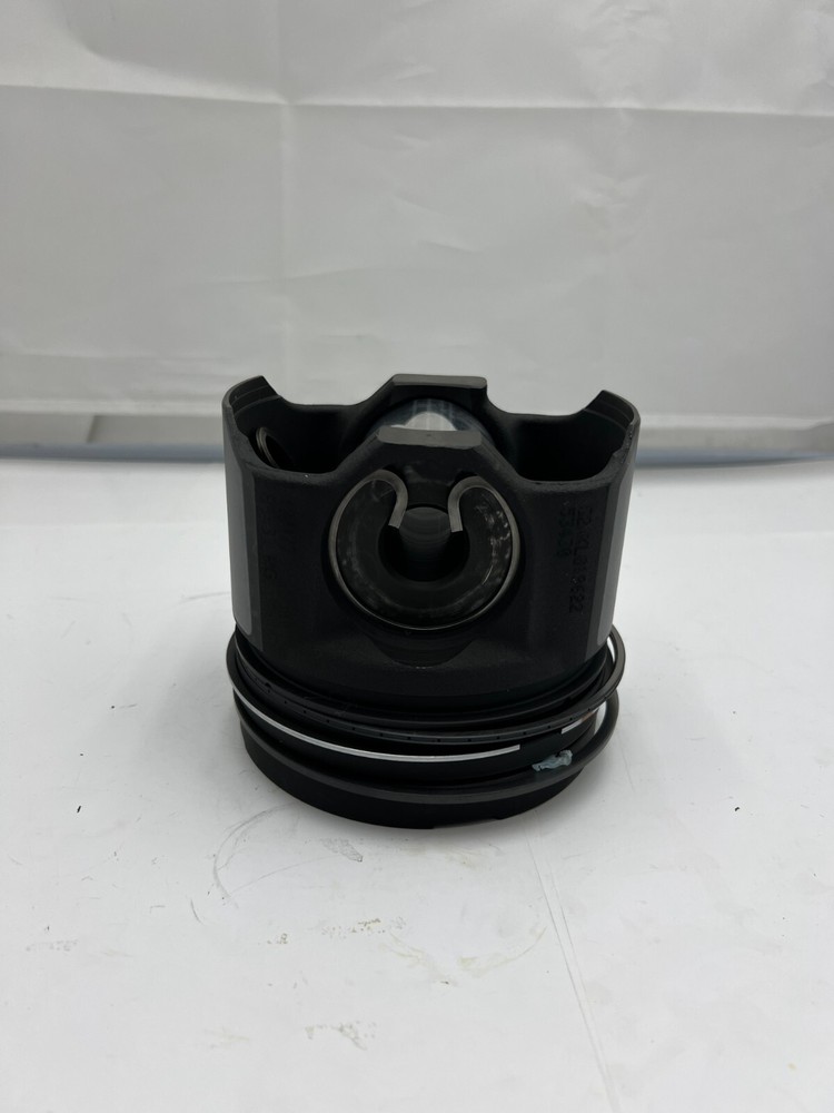 2132582 Genuine Paccar Piston Hardware Black