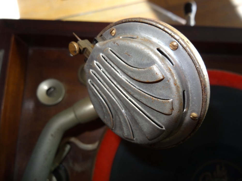 Odeon - Vintage Crank Gramophone