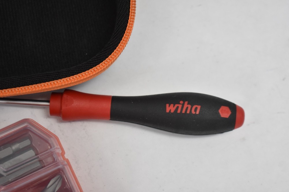 Black + Decker Cordless Screwdriver Tool w Bits & Accessories Kit BDCSFL20