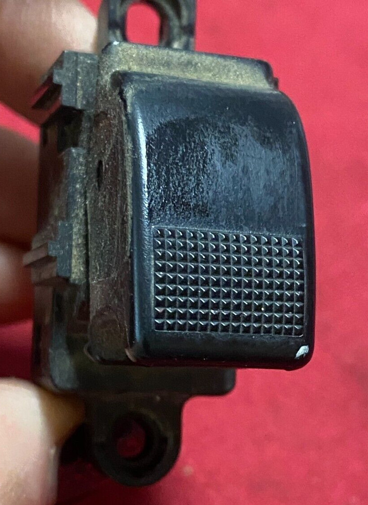 INTERNATIONAL CF500 WINDOW SWITCH 358-3B67
