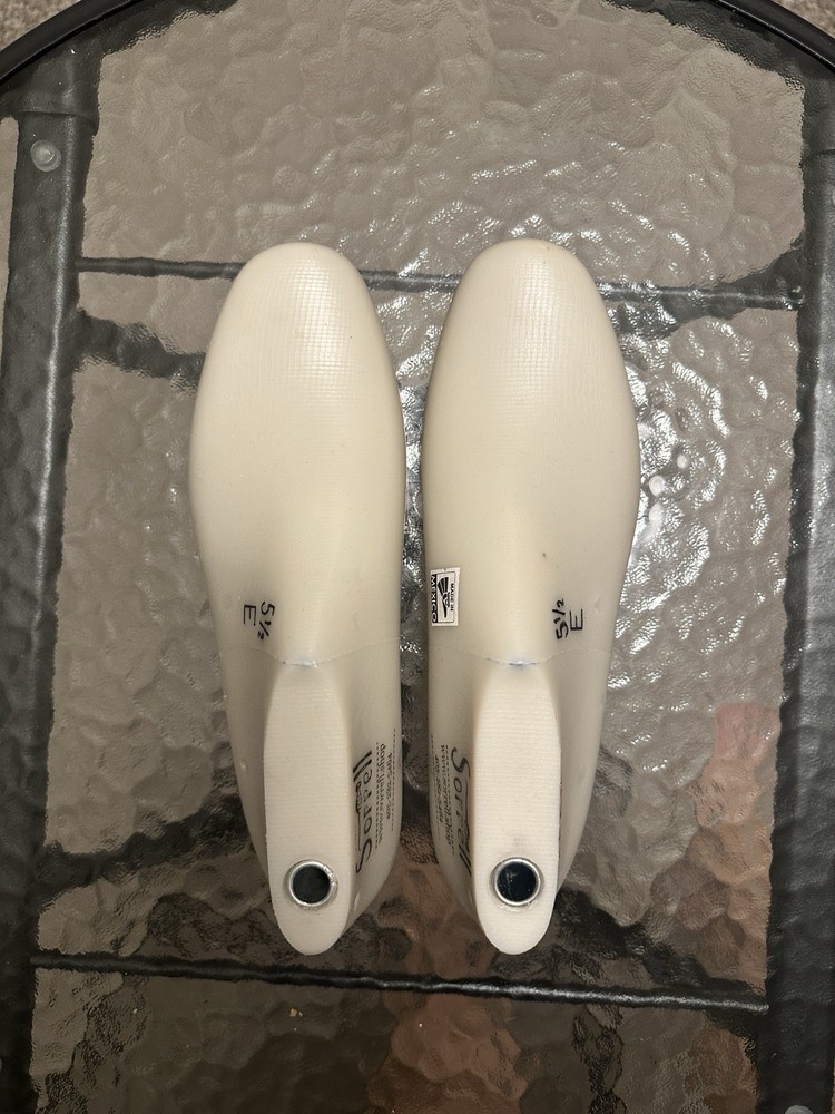 Lisa Sorrell loafer shoe lasts size 5.5 E