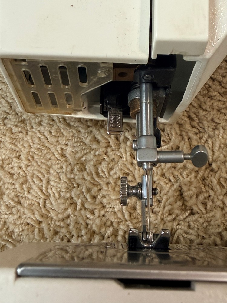 Singer Solid State Sewing Machine Model 9044