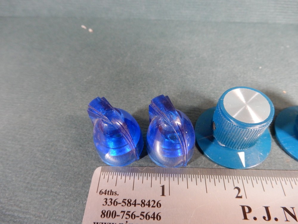 Vintage Blue Chicken Head Knobs (2) Plus Four Blue Skirted Pointer Knobs Unusual