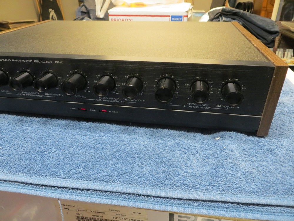 SAE TWO EQ10 3 BAND PARAMETRIC EQUALIZER WOOD PANEL SIDES