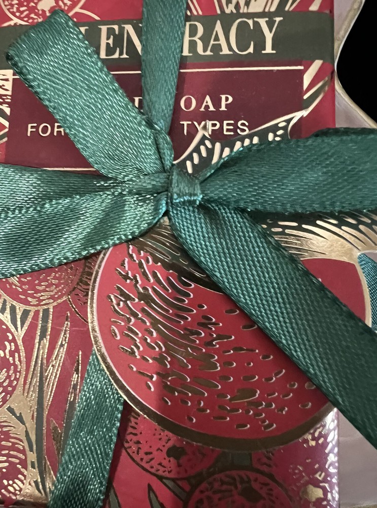 Ellen Tracy Soap Dish & Soap Christmas Tree