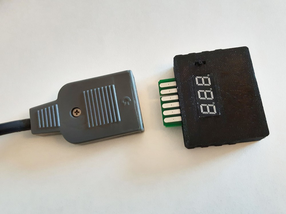 Commodore C64 voltmeter. C64, C128 & VIC-20 computers compatible. Adjustable!