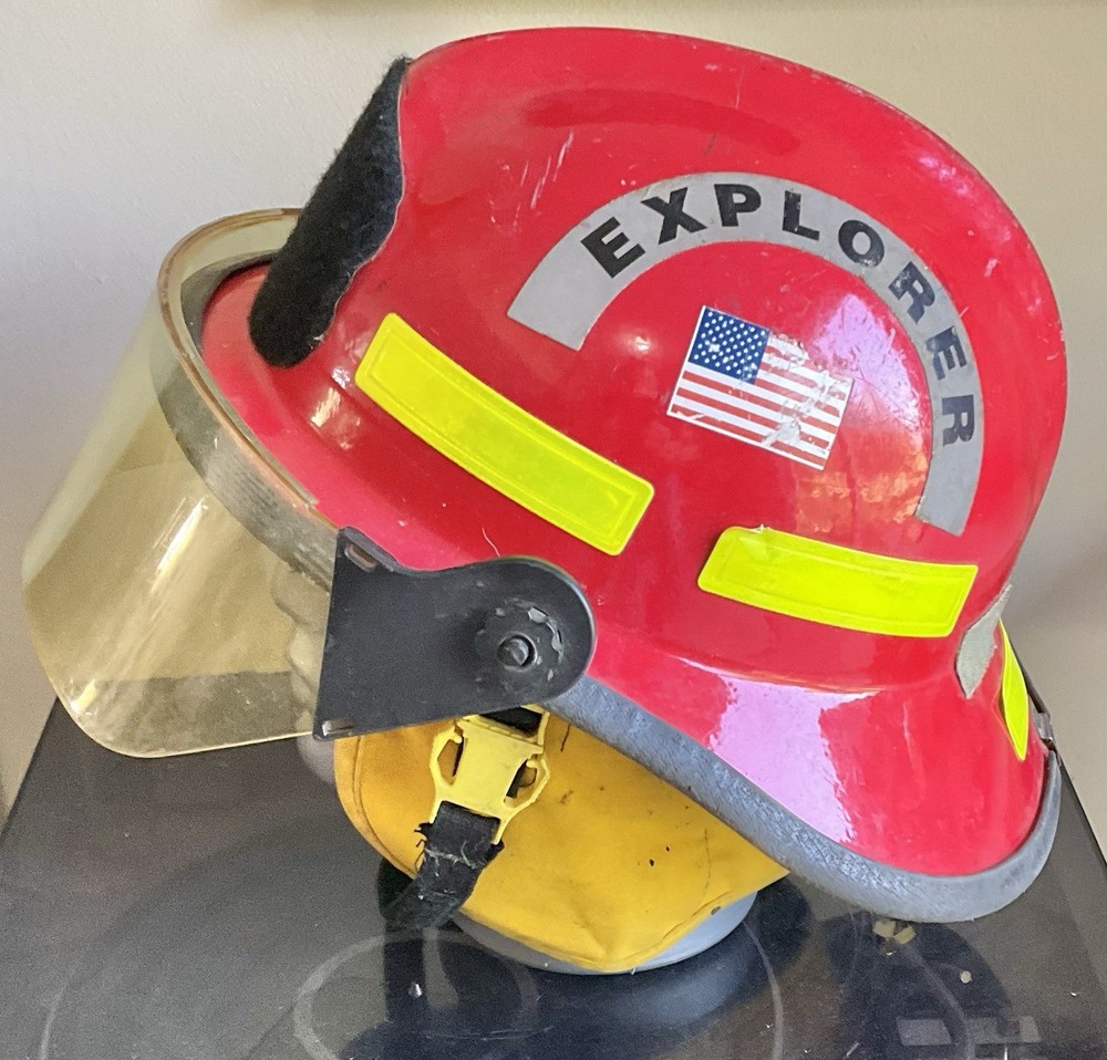 Vintage 2007 Cairns Red Explorer Firefighter Helmet Model C-MOD