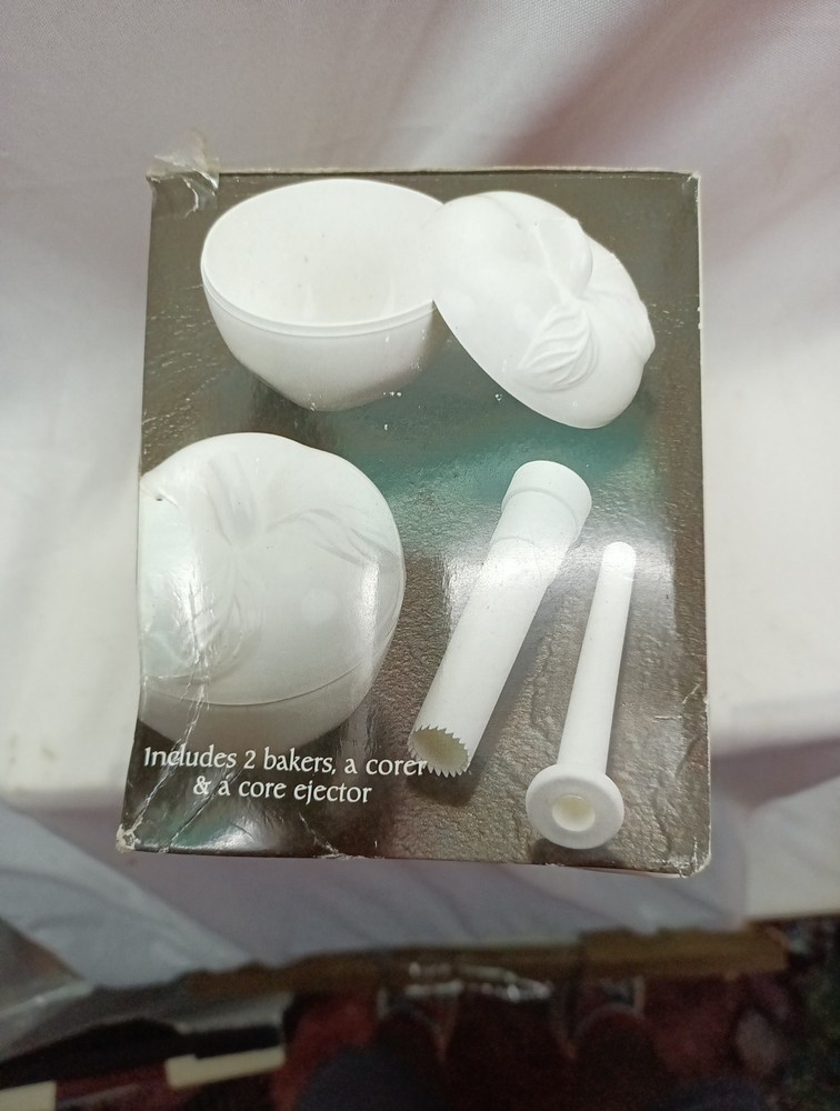 Hampton's Microwaveable Apple Baker Set With 2 Bakers, A Corer And A Core...