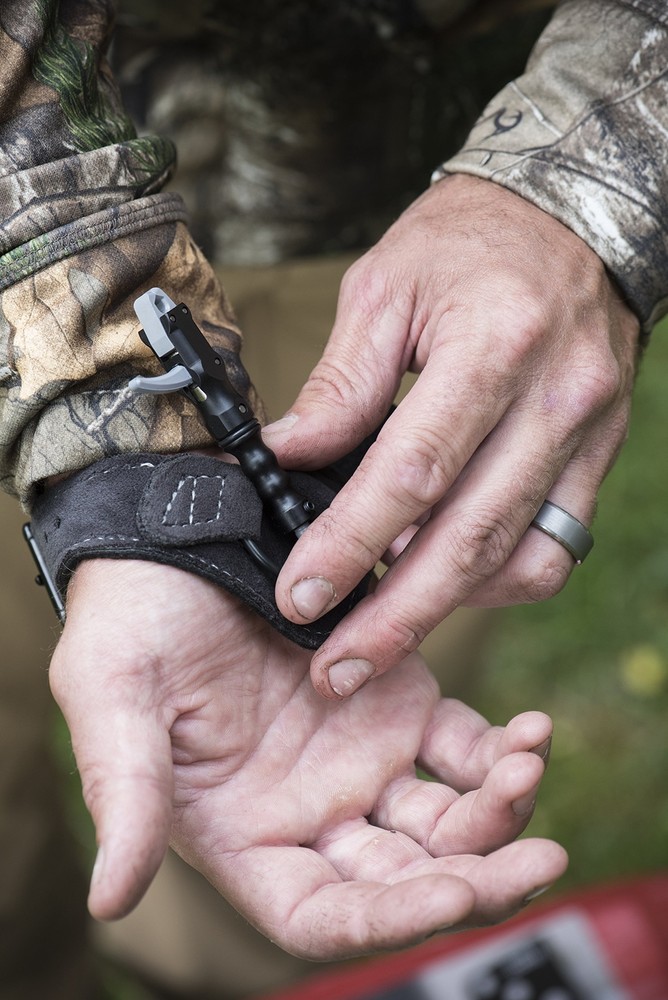 TruFire Smoke Release Buckle Strap Adjustable Trigger Hands Free Bow Release