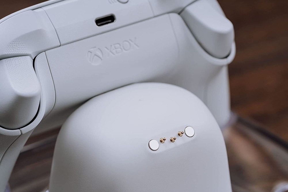 8Bitdo Dual Charging Dock for Xbox Wireless Controllers, White