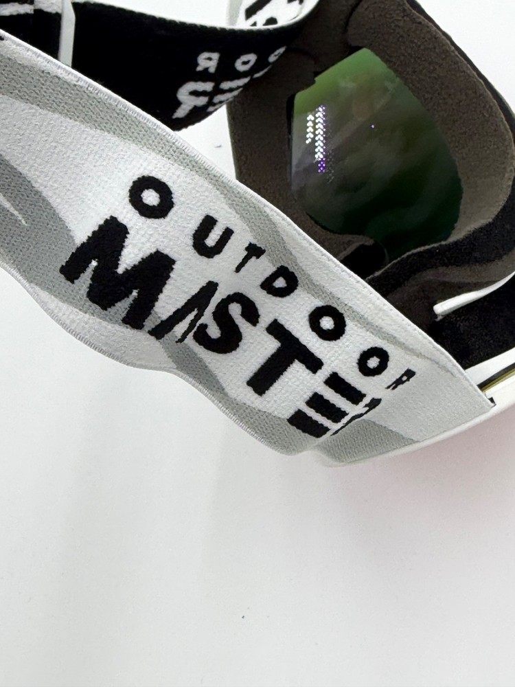 OUTDOORMASTER SKI SNOWBOARD GOGGLES WHITE FRAME PINK ADJUSTABLE STRAP