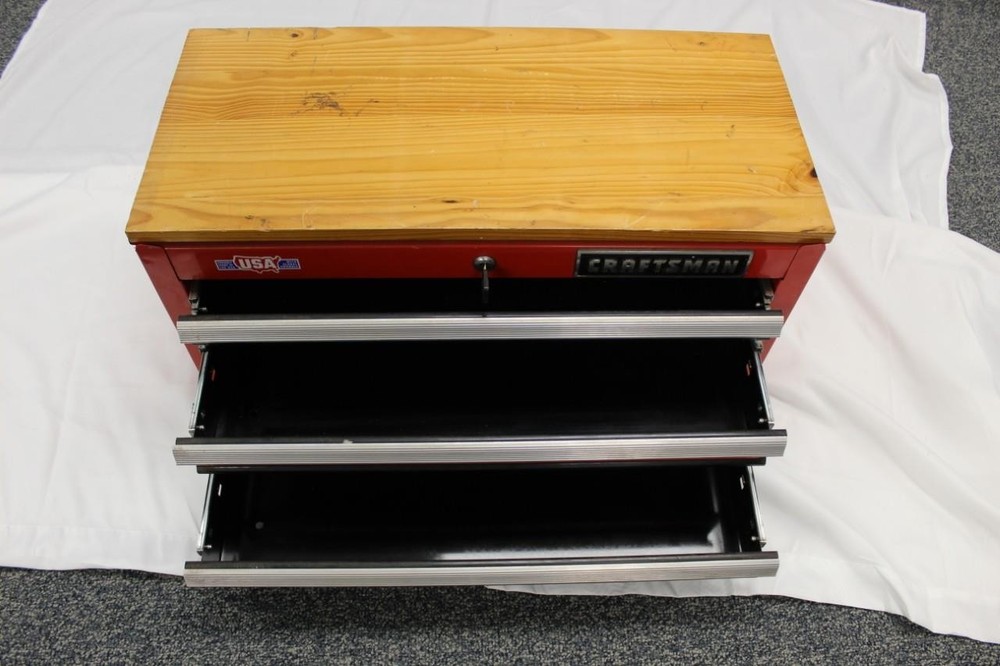 Craftsman Middle Tool Chest Locking 3 Drawer 2000 Series 26" Width (A)