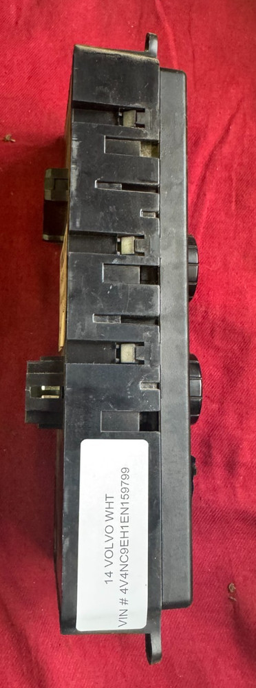 2014 Volvo 21693239 TEMPERATURE CONTROL SWITCH, SLEEPER , ALARM CLOCK, MENU