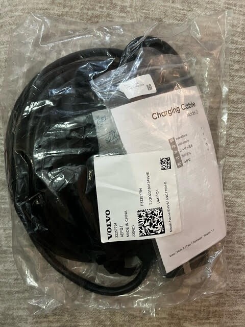 VOLVO EV Charger Polestar S60 S90 XC60 XC90 OEM Charg 32257794 EVVS16NC17BV