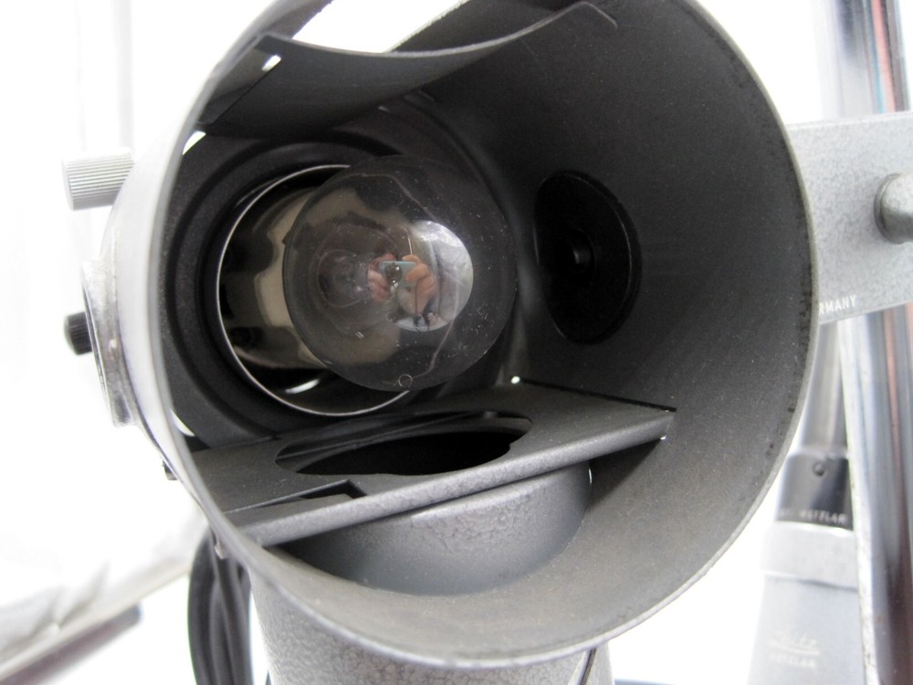 Vintage Ernst Leitz Wetzlar Germany Inverted Microscope w/4 Objectives