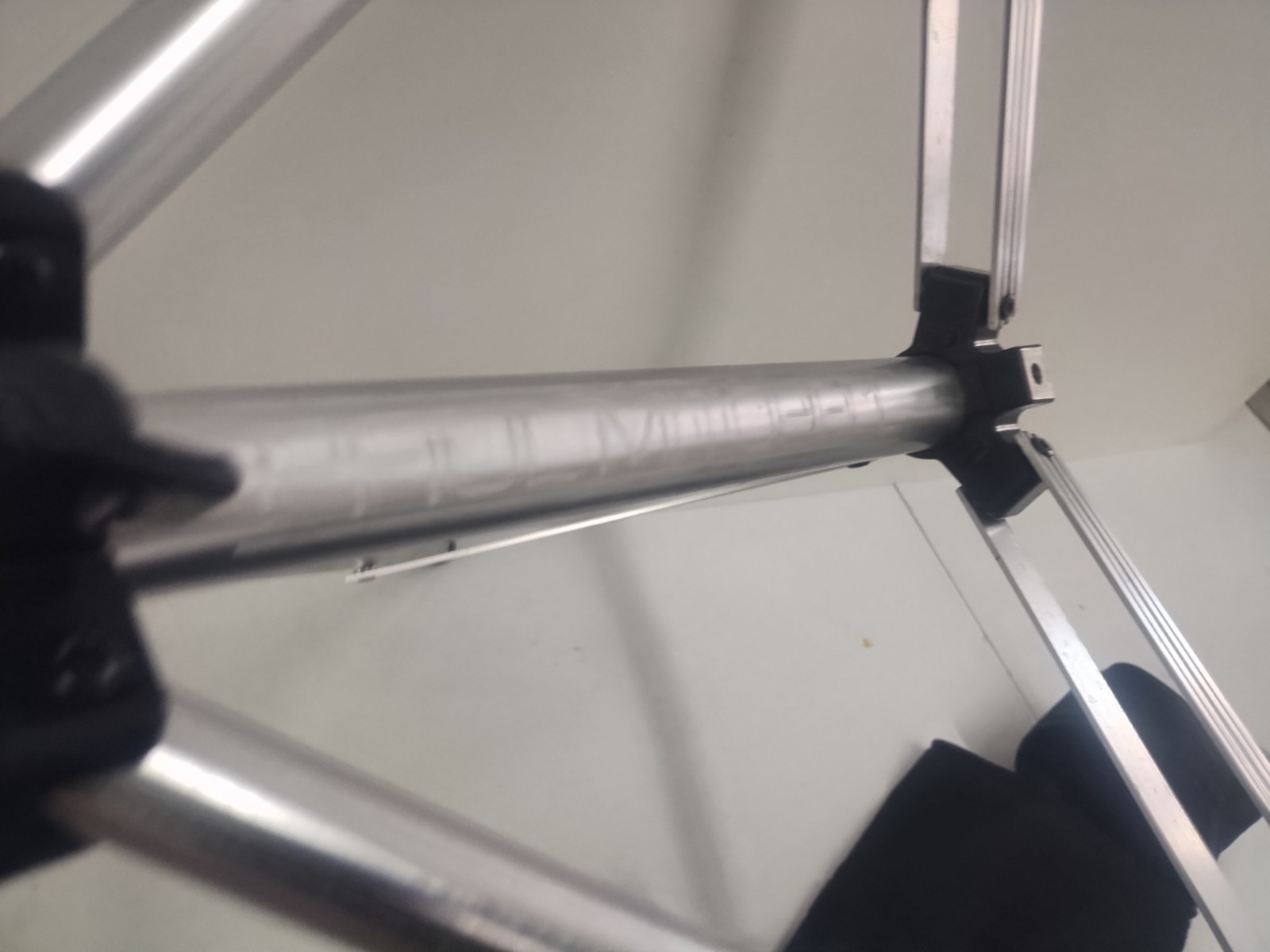 Paul Mitchell School Pro Mannequin Styling Head holder Tripod with Carrying Case