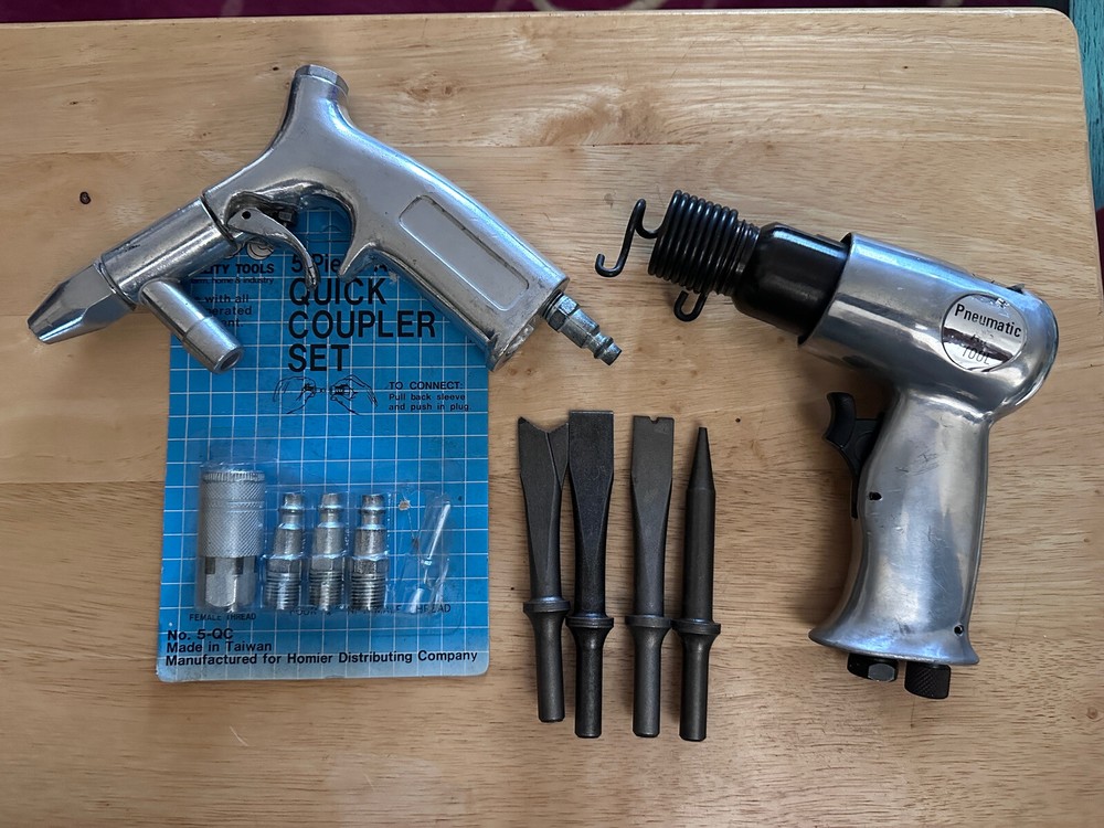 Pneumatic Impact Air Hammer Tool Untested With 4 Bits and A Spray Head As Is