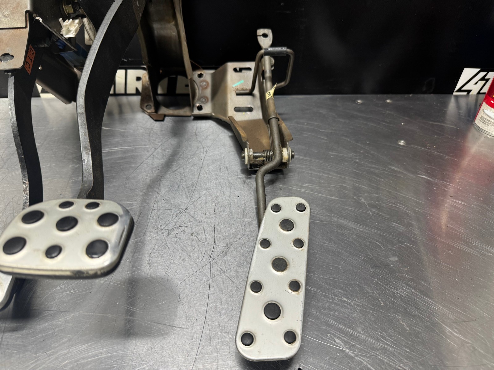 04-06 PONTIAC GTO MANUAL PEDAL ASSEMBLY OEM #L452