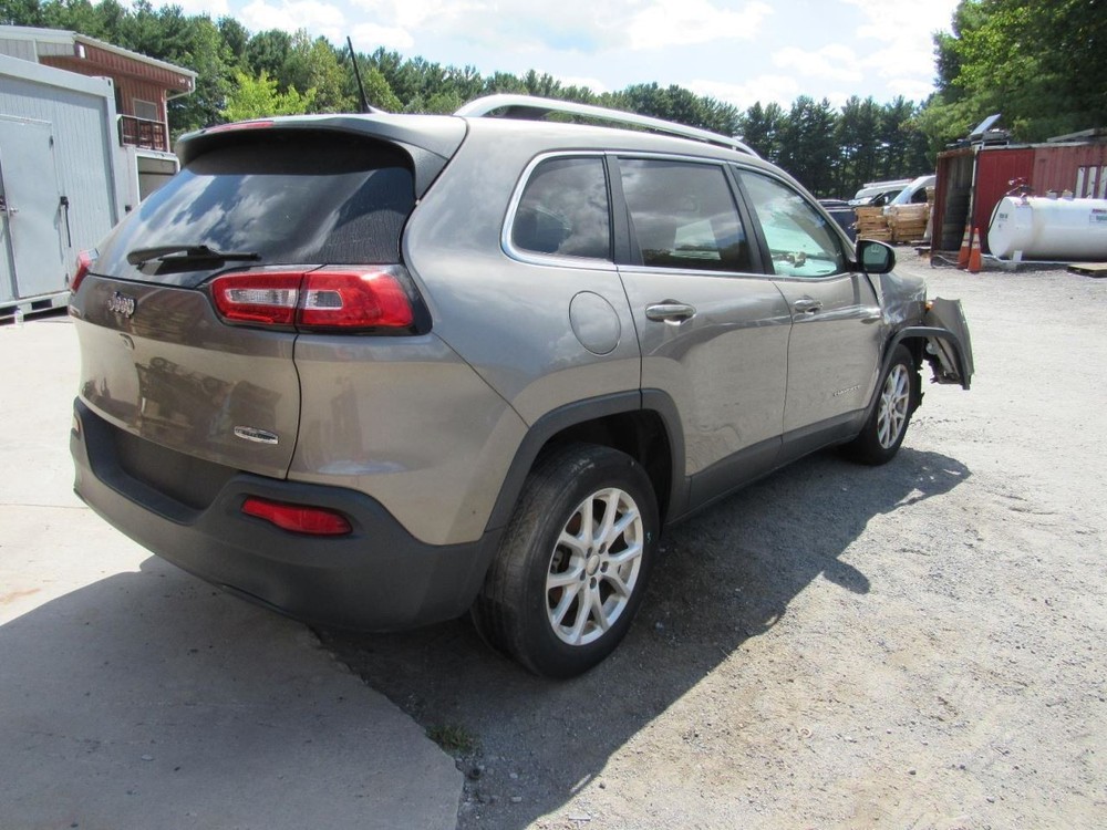 CHEROKEE 2016 Glove Box 1075980