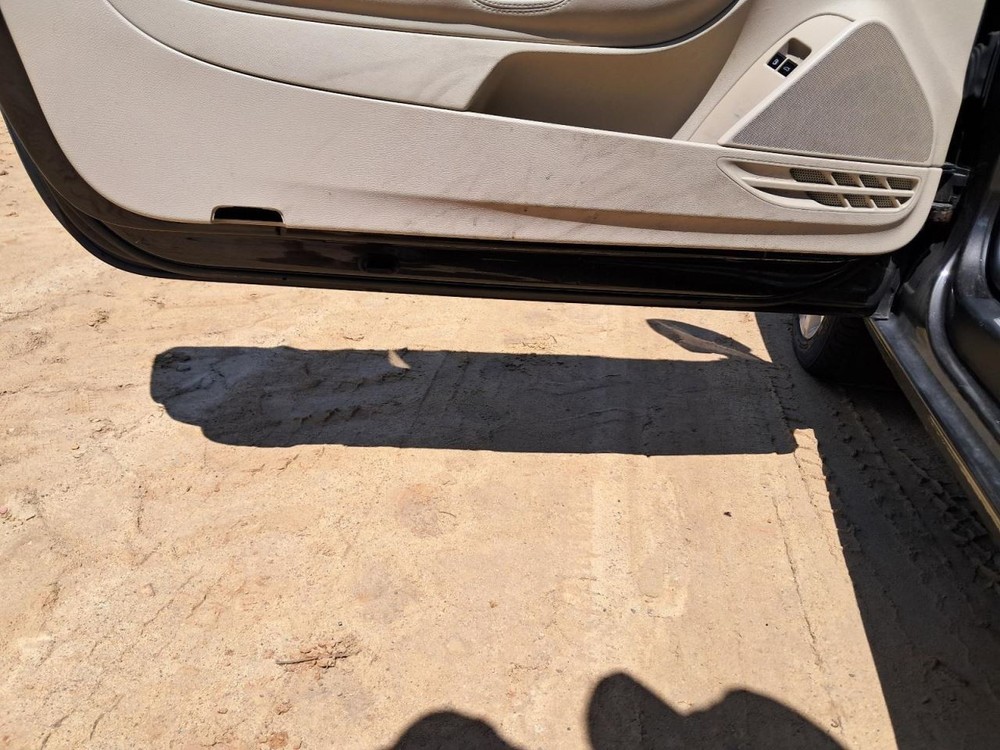 EOS 2016 Glove Box 4766611