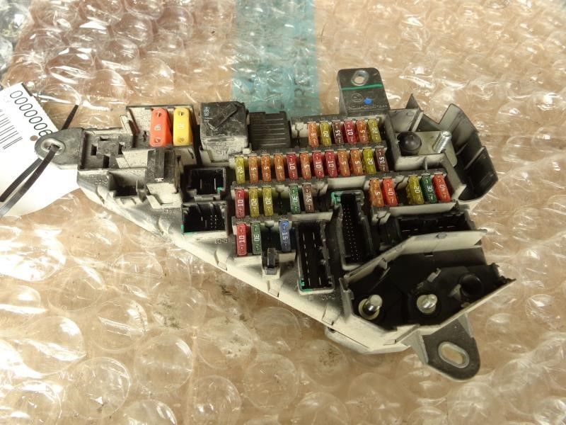 Fuse Box Engine Trunk Mounted Fits 04-05 BMW 525i 7978061