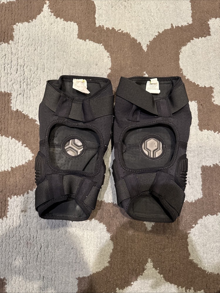 PLANET ECLIPSE KNEE PADS SMALL!!