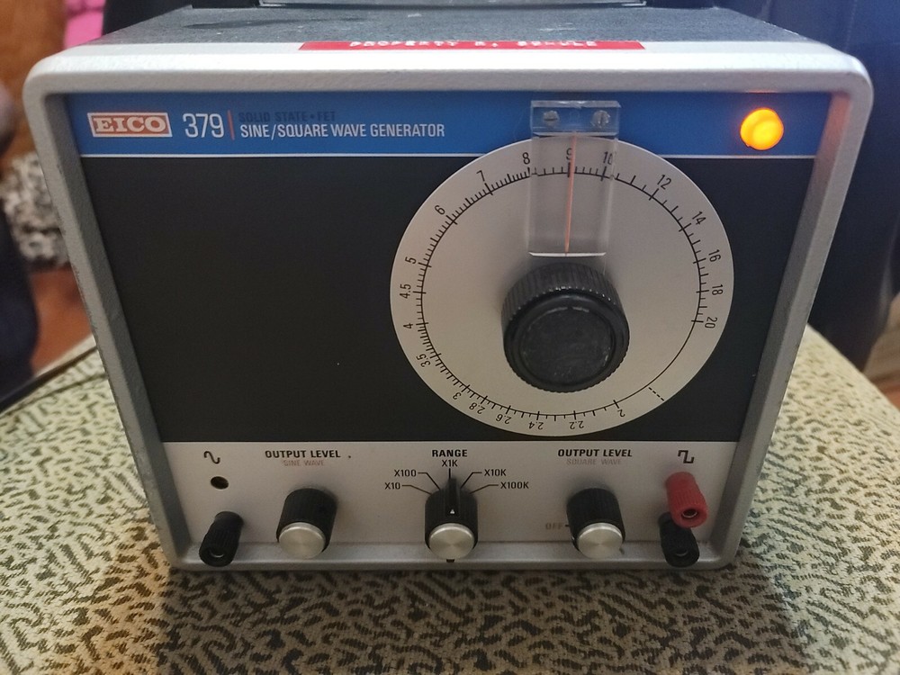 EICO Solid State Fet Sine/Square Wave Generator 379