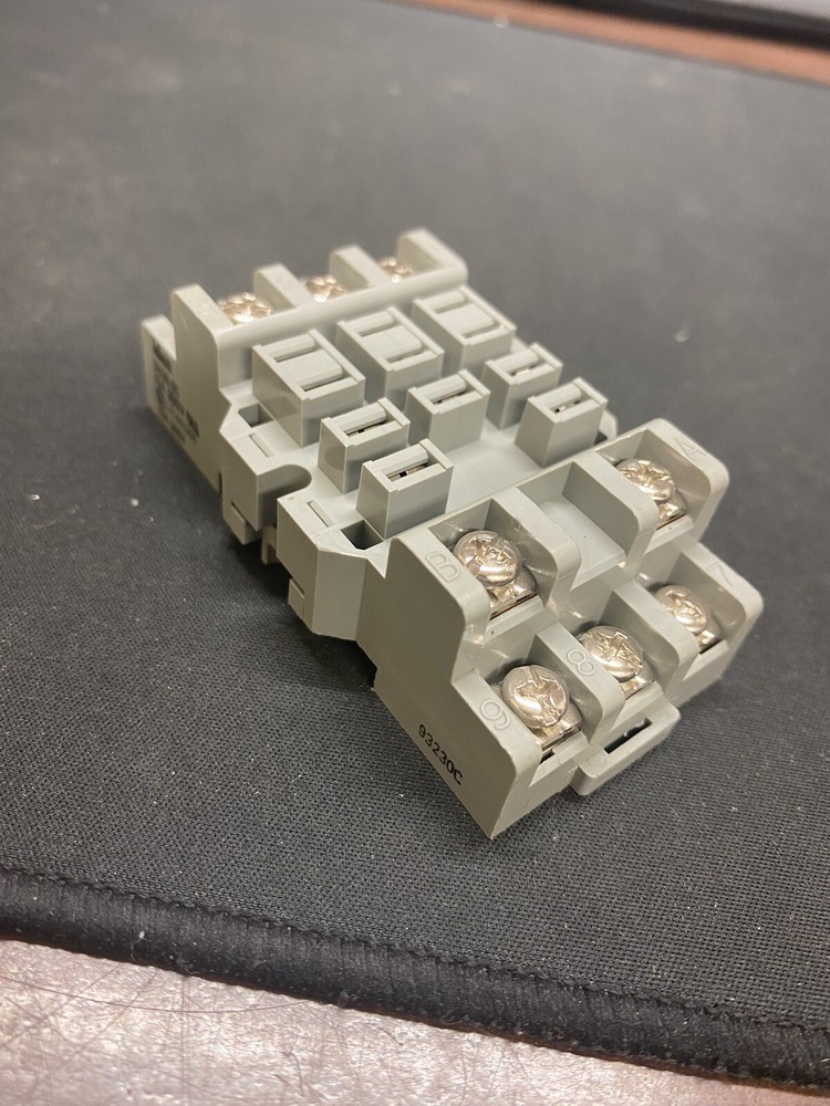 IDEC ELECTRONIC TIMER TYPE RTE-B11 11 PIN TIMING RELAY WITH IDEC SR3B-05 SOCKET