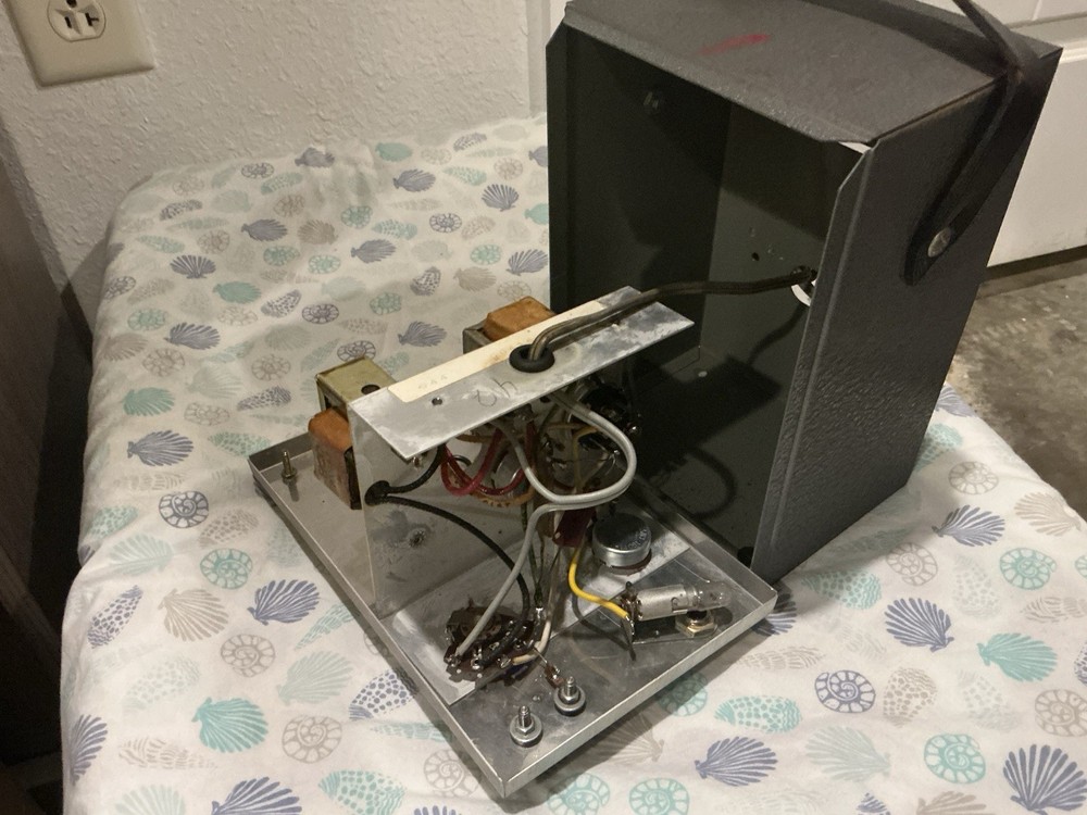 Eico - Model 944 - Flyback Transformer And Yoke Tester - Powers On