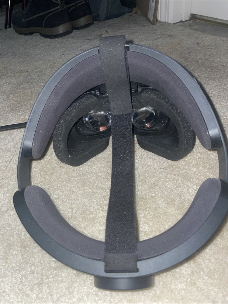 Oculus Rift S PC-Powered VR Complete Set