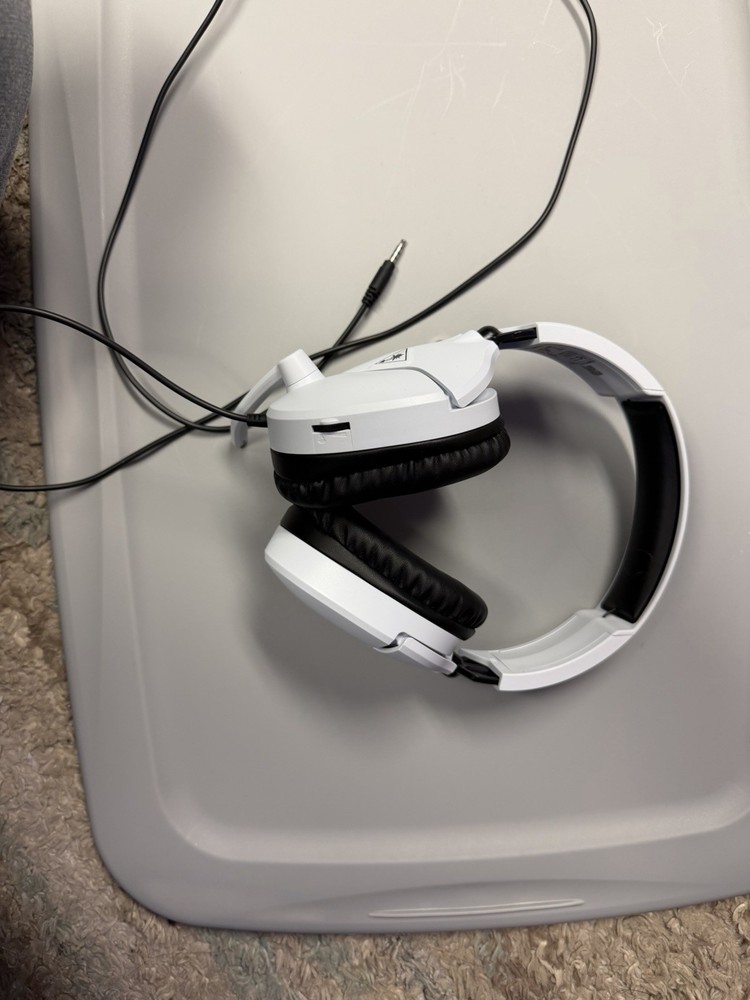 Microsoft Xbox One S Console Bundle HDMI Wired Controller & Headset