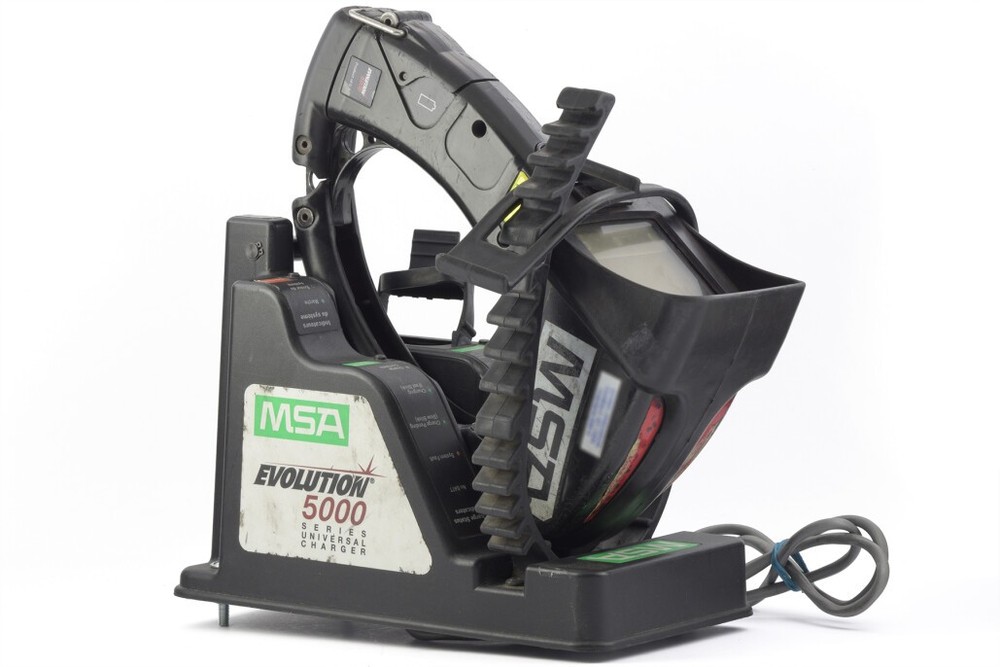 MSA Evolution 5200 Thermal Imaging Camera with Vehicle Mounted Charger