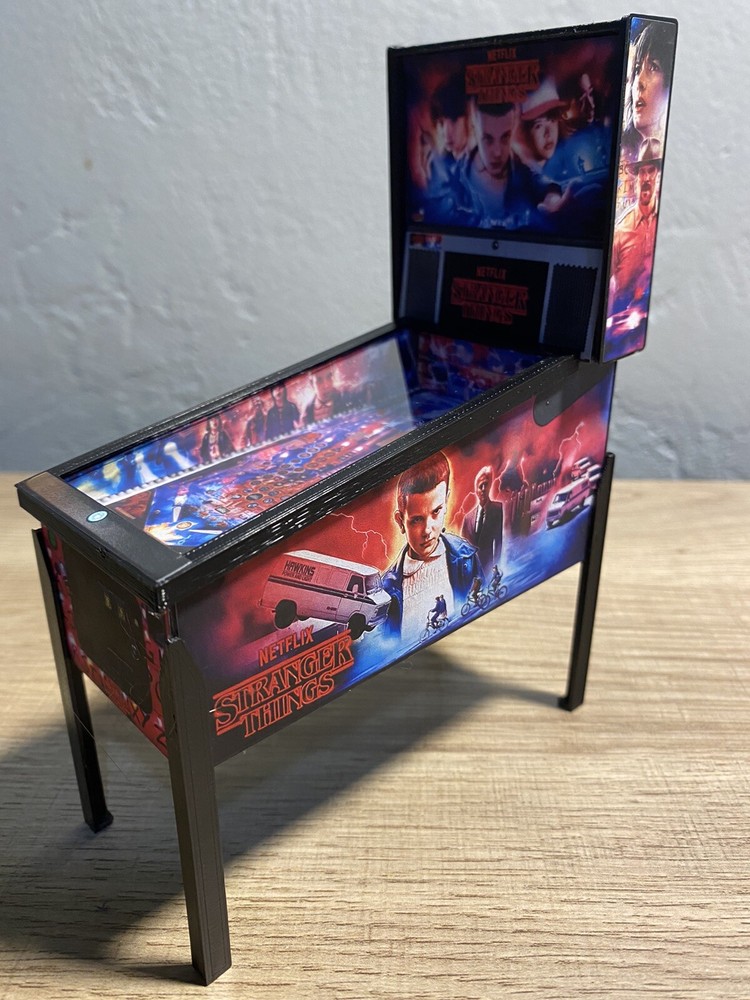 1:12 Scale Replica “Stranger Things” Pinball Machine Mini Model Keepsake Trophy