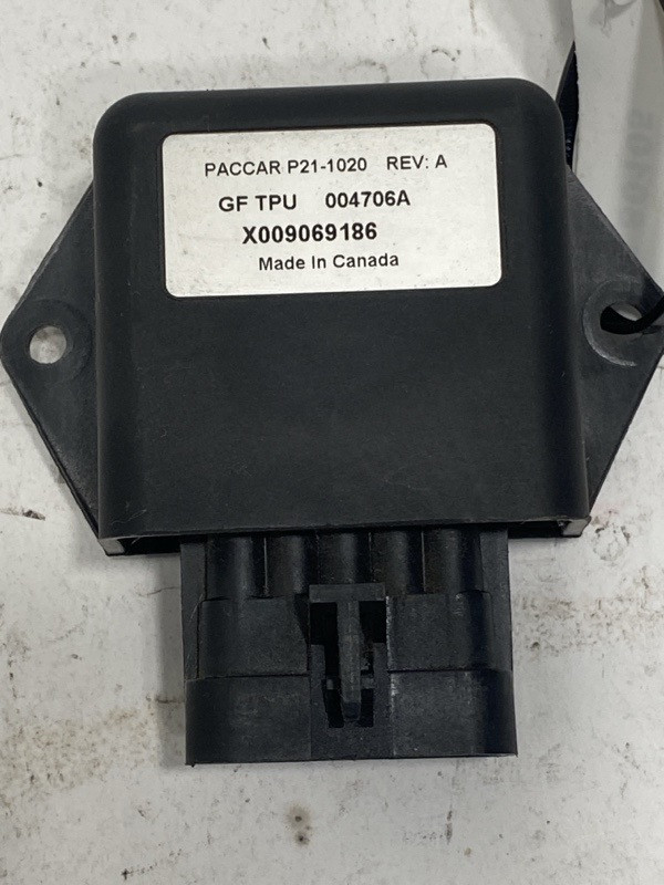 2016 Peterbilt 587 Cab Module P211020 (650-10984)