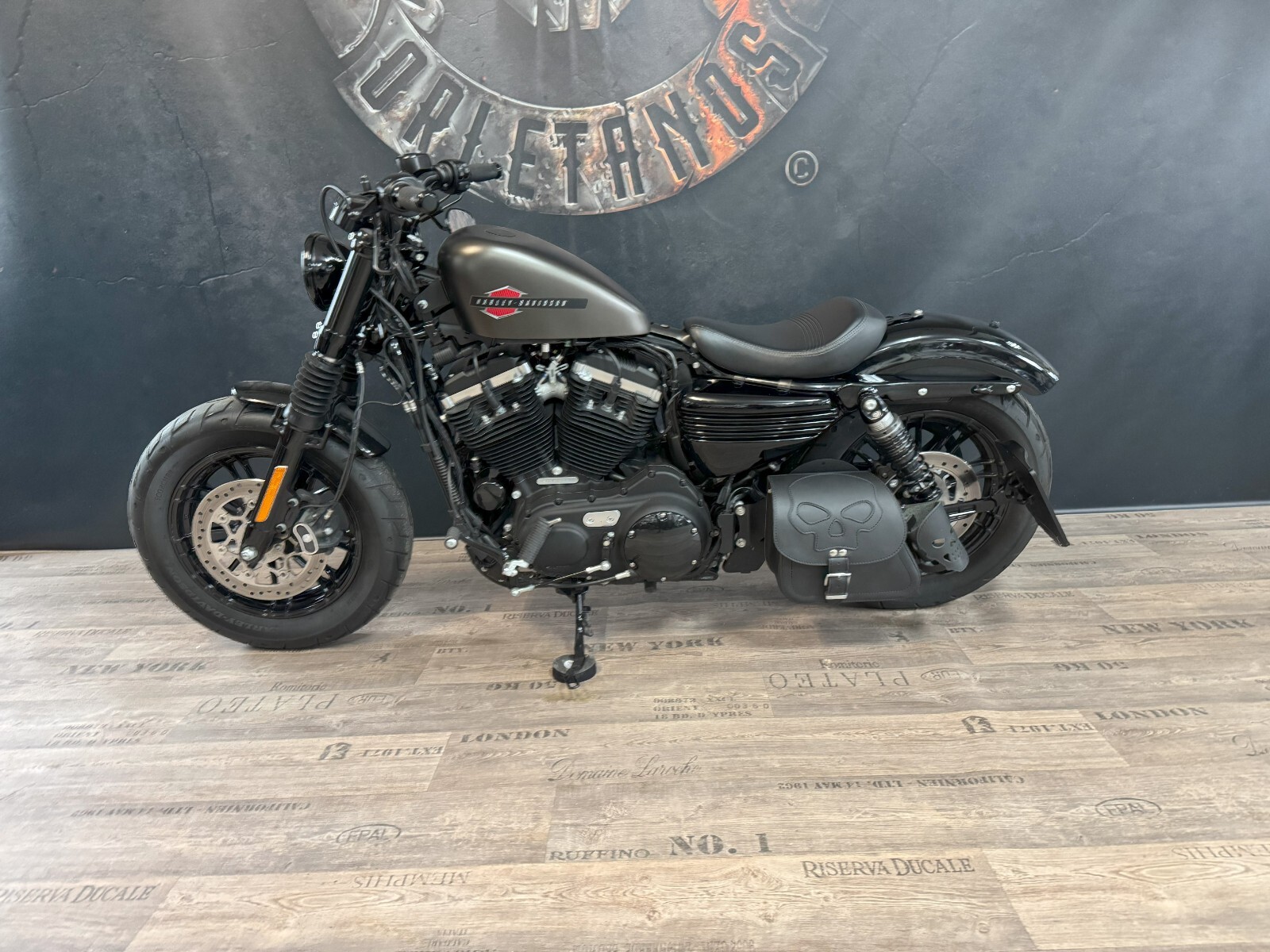 Sporty Skull Bag Suitable For Harley Davidson Sportster 883 48