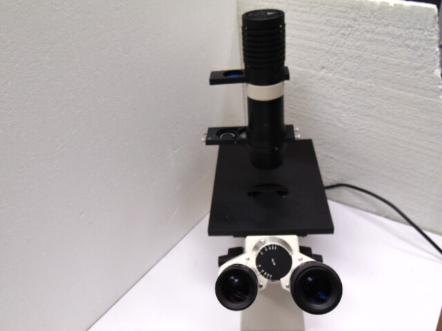 ZEISS AXIOVERT 25 INVERTED TRANSMITTED LIGHT MICROSCOPE W/ HAL. 6V / 30W LIGHT