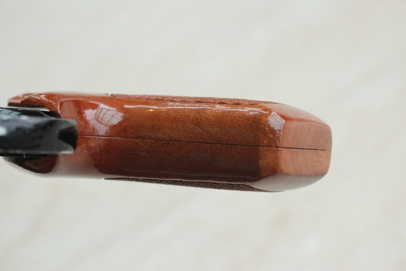 TARGET GRIPS FOR S&W K, L FRAME MODEL 686, 66 ROUND BUTT SAPELE WOOD # RANDOM