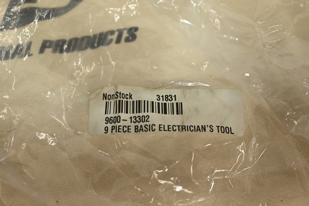 Pip 9600-13302 : 9pc Basic Electrician's Tools