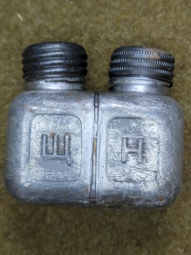 Oil Bottle uncommon variation  oiler can combloc
