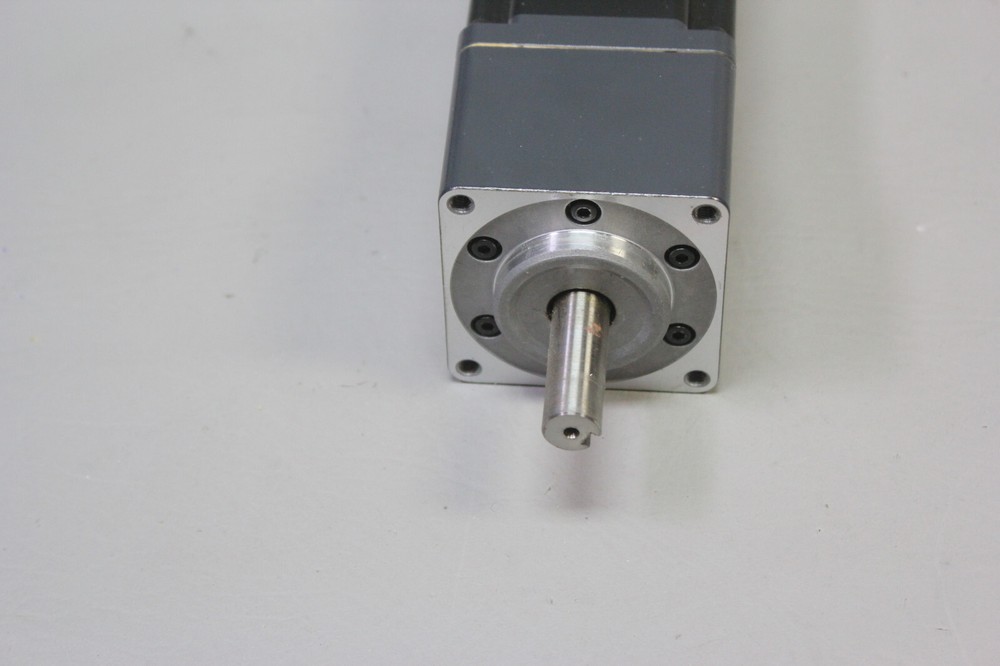 VEXTA SERVO MOTOR B3328-D2ASX