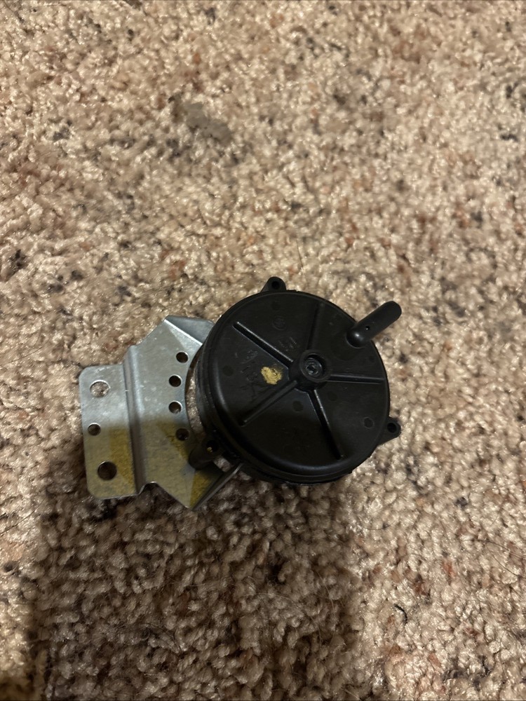 Goodman Pressure Switch 0130F00214 -1.50