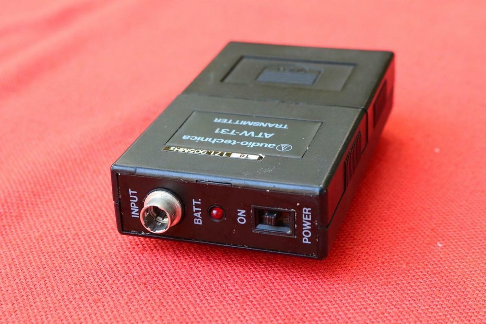 Wireless Transmitters ATW-AT31 WORK Audio Technical One Missing Battery door WV