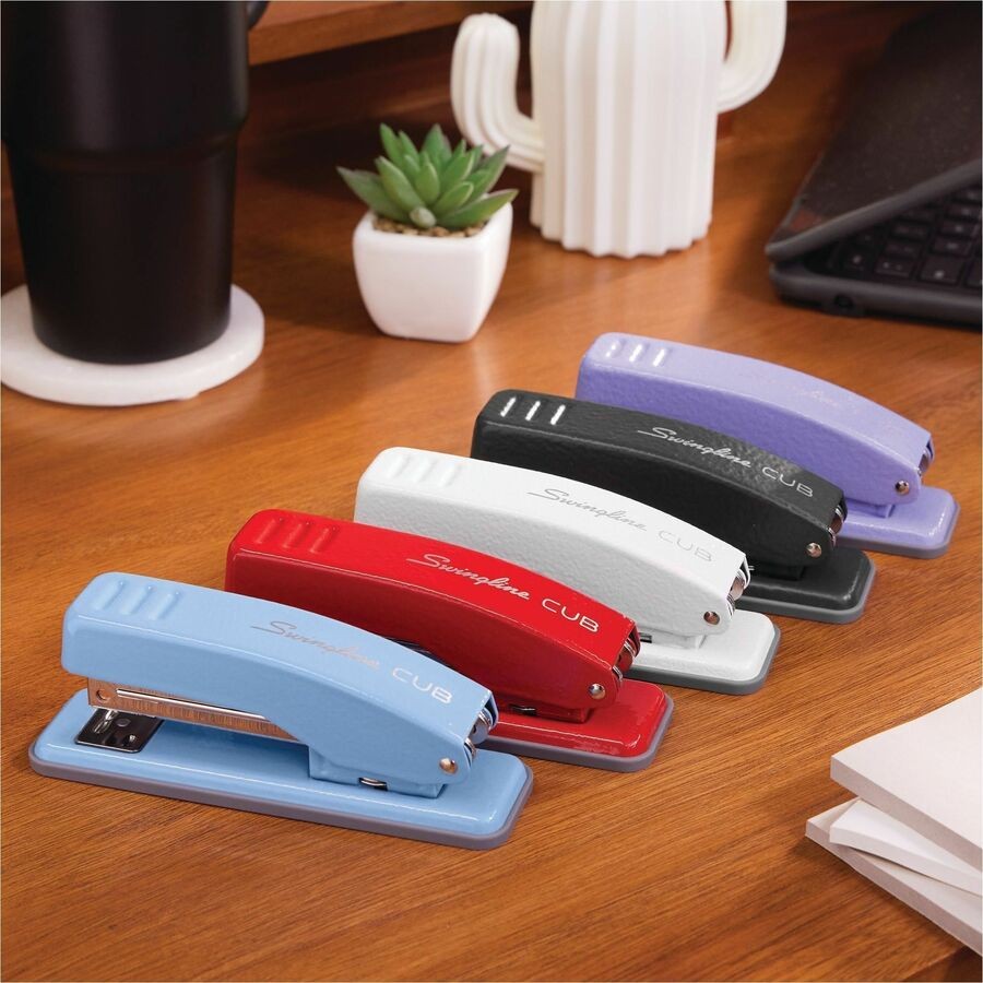 Swingline Cub Compact Stapler (1071)
