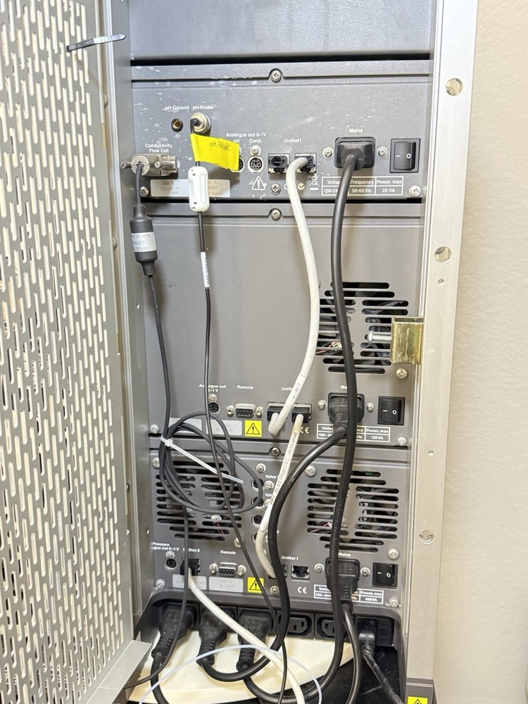 Amersham Pharmacia Biotech ÄKTA Purifier Explorer System w/ Computer & Software