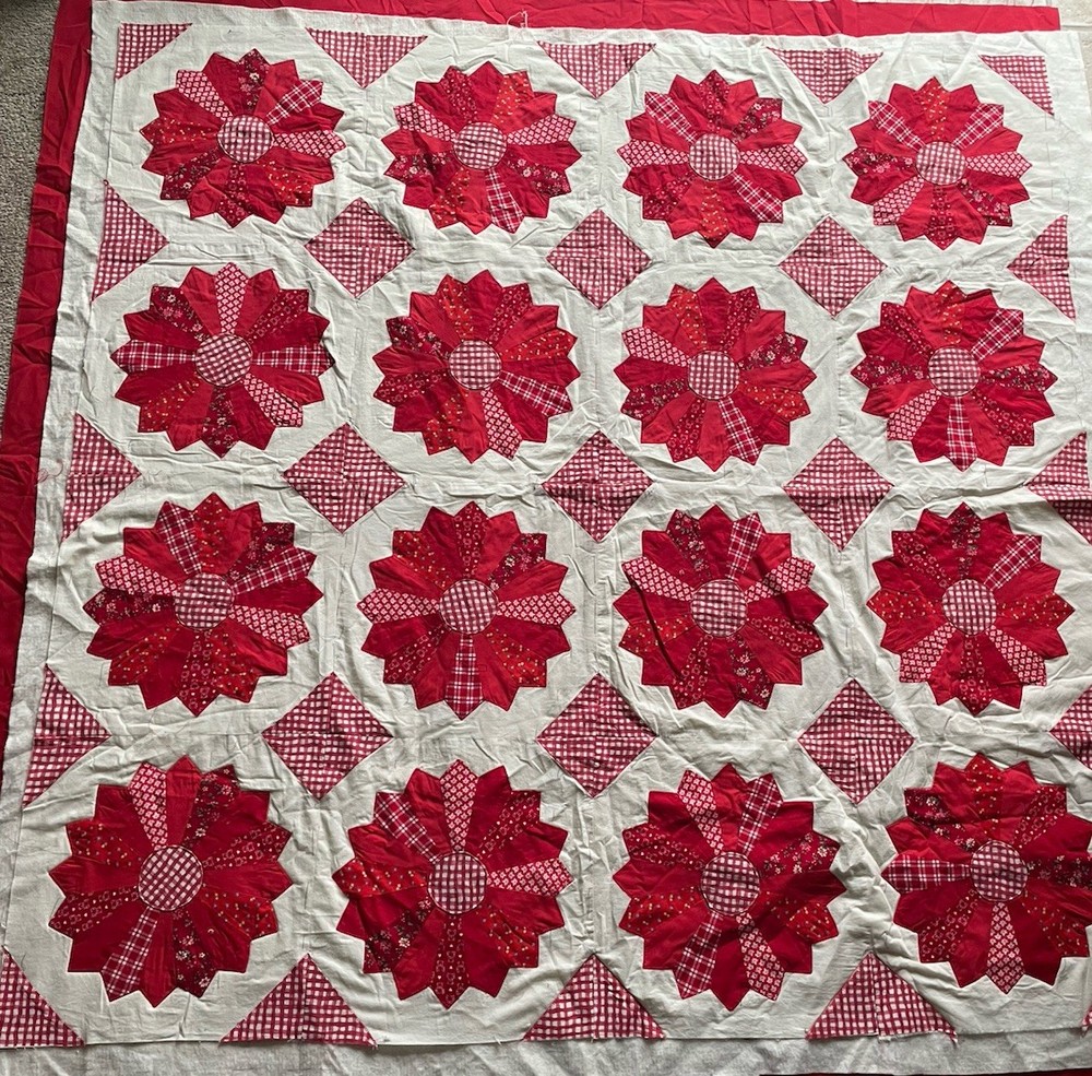 Unfinished Quilt Red Dresden Fan Pattern designed by Nancy Zieman (Needs Edging)