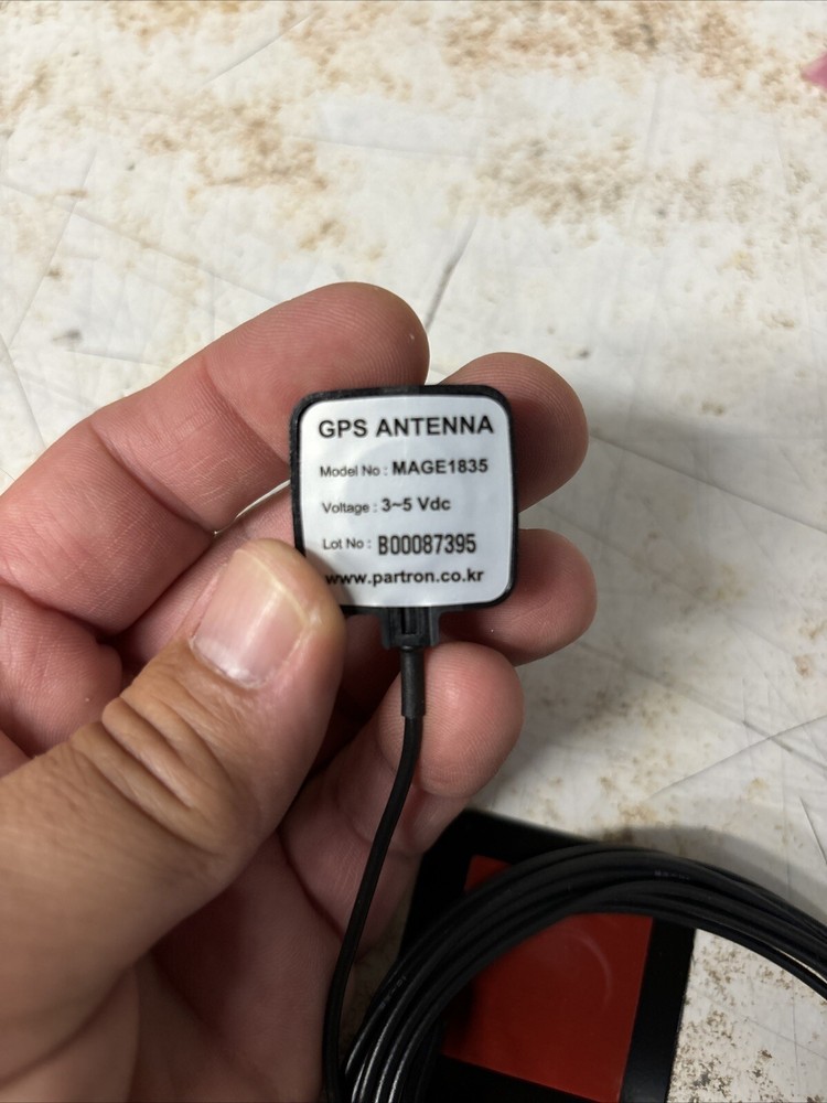 Alpine ALP-E2703002260 GPS Navigation antenna MAGE1835